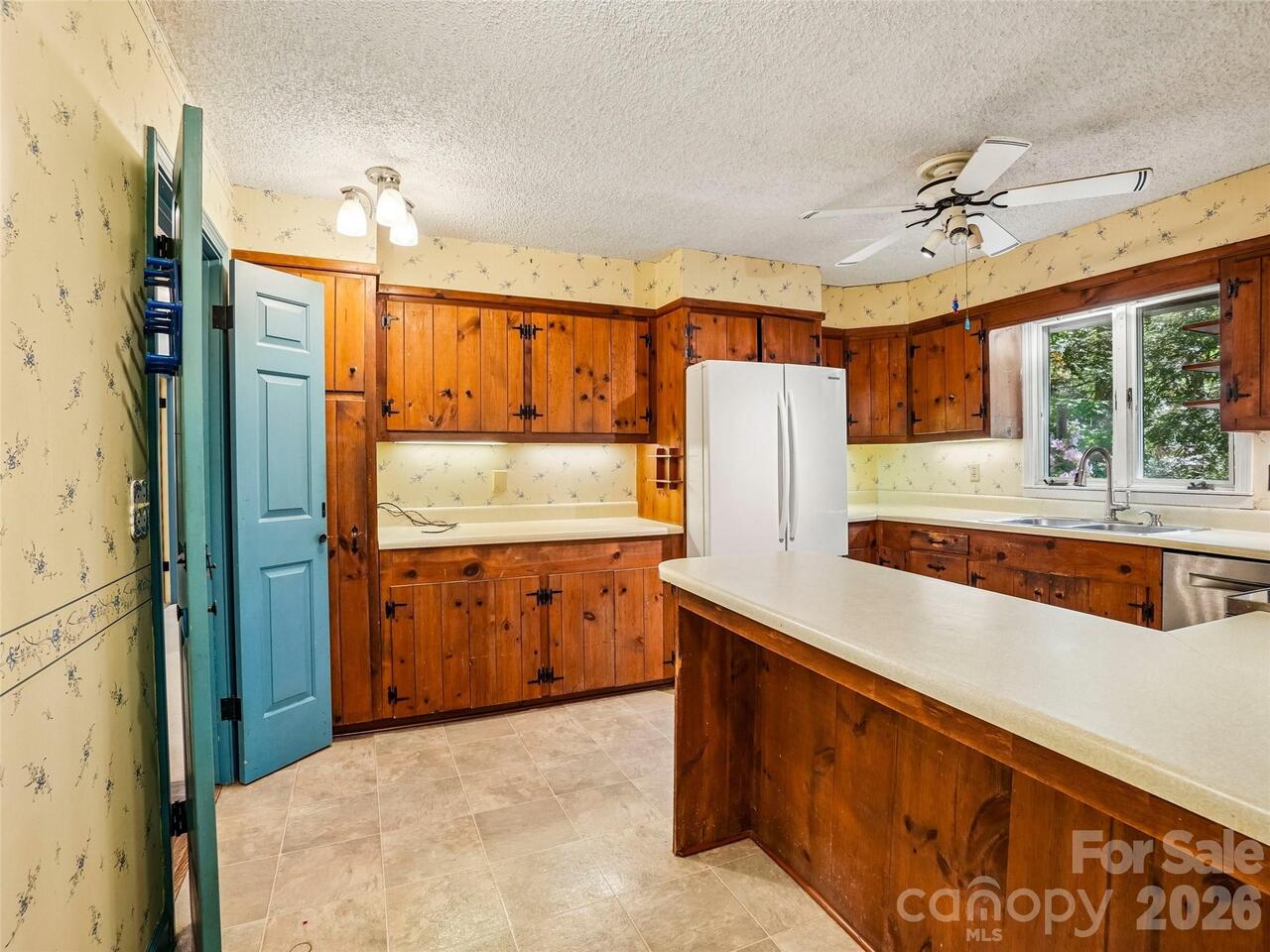Listing Photo 16