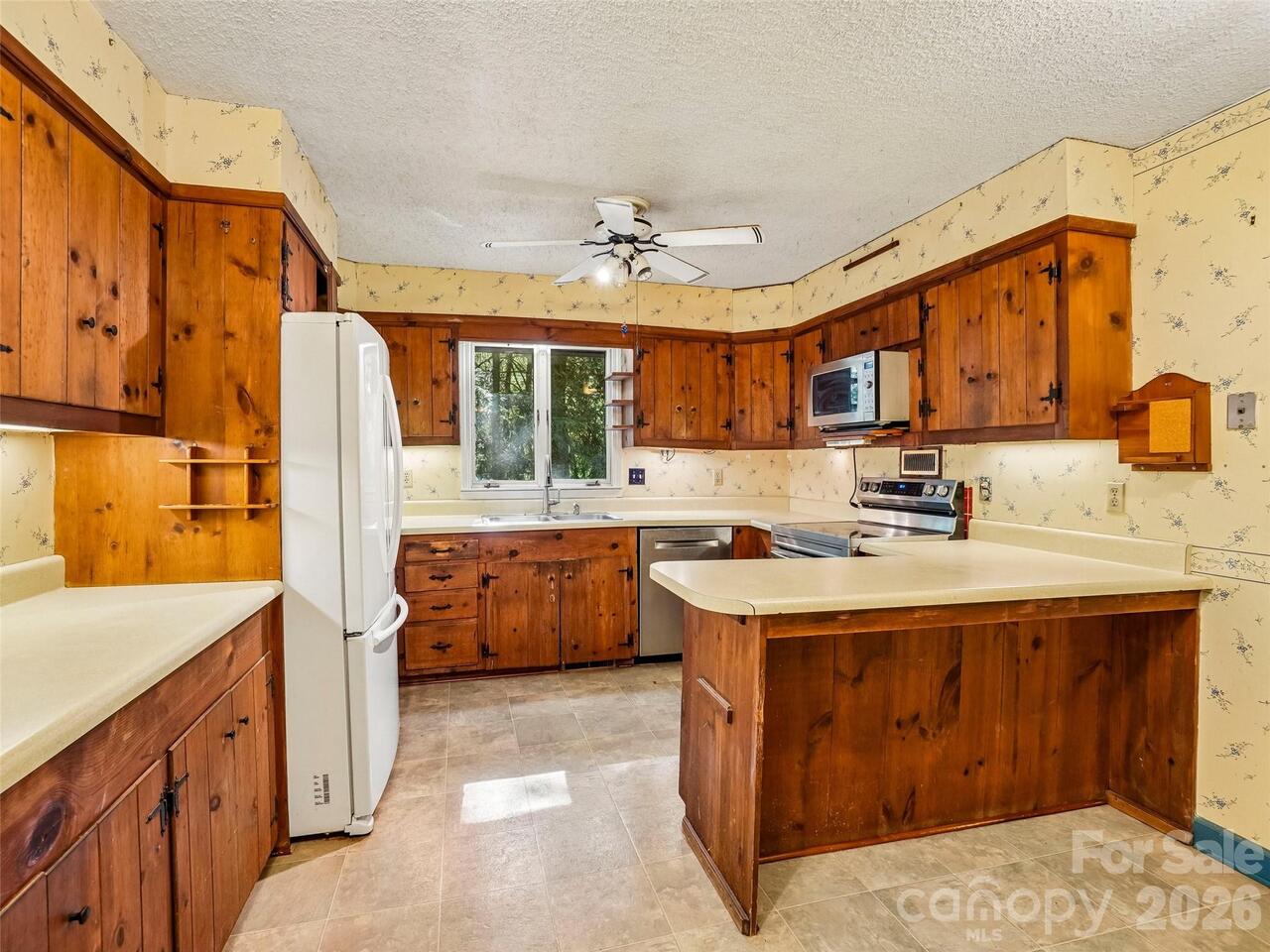 Listing Photo 17