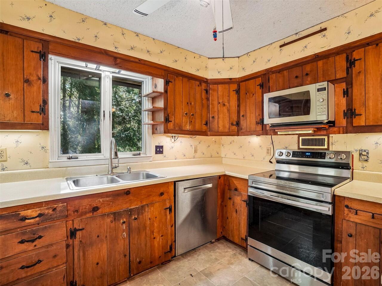 Listing Photo 18