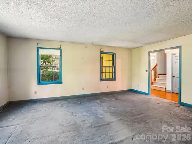 Listing Photo 10