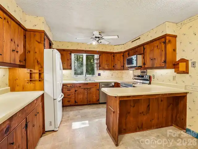 Listing Photo 17