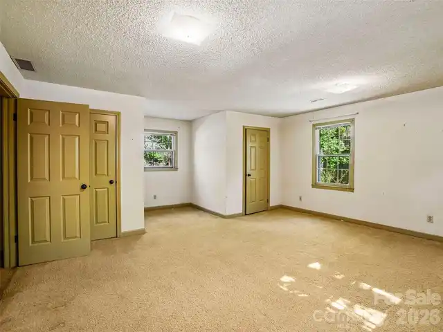 Listing Photo 28