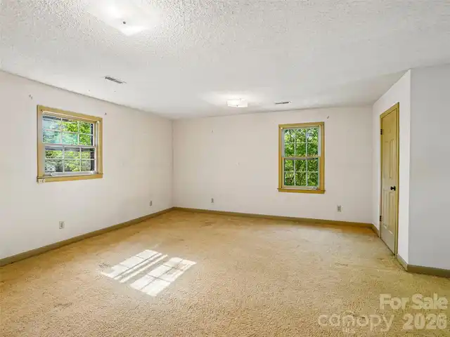 Listing Photo 33