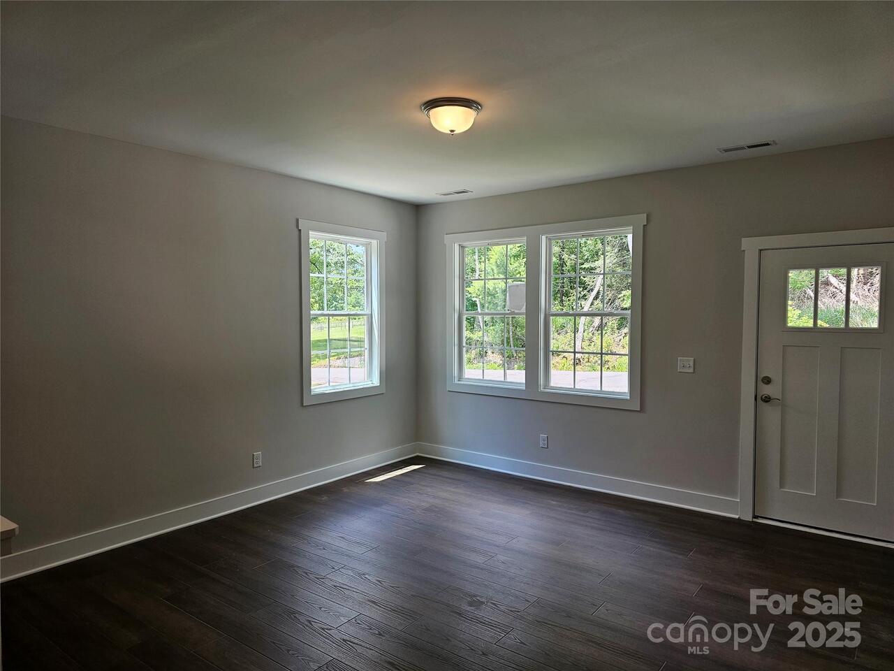 Listing Photo 6