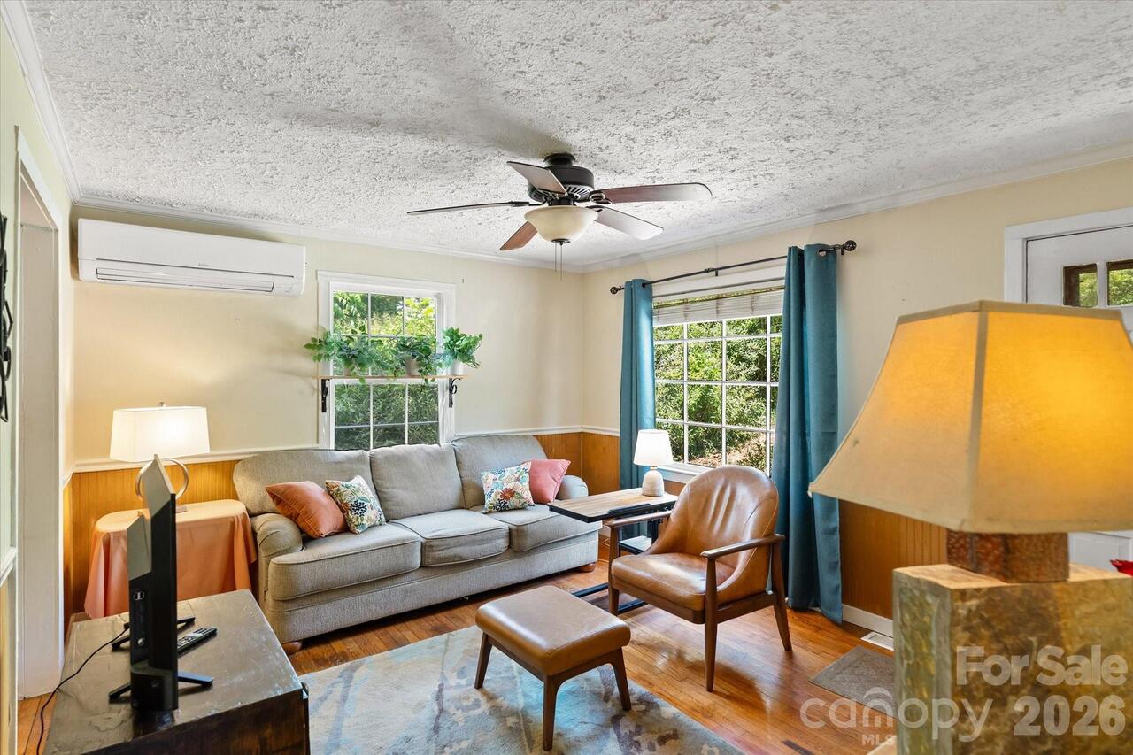 Listing Photo 6