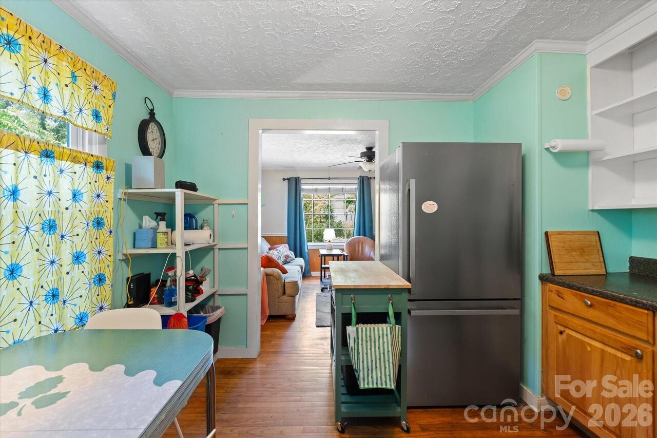 Listing Photo 9
