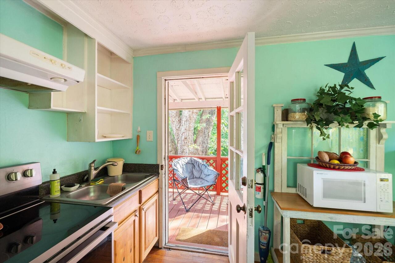 Listing Photo 11