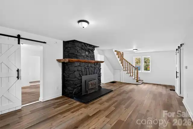 Listing Photo 6