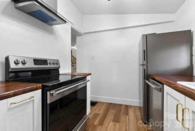 Listing Photo 10