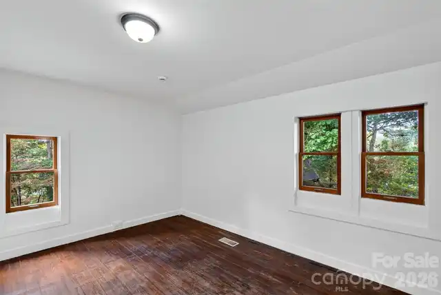 Listing Photo 28