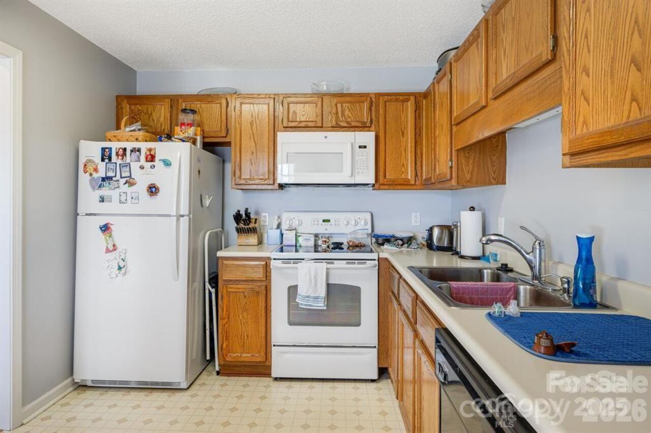 Listing Photo 9