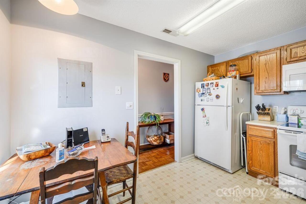 Listing Photo 14