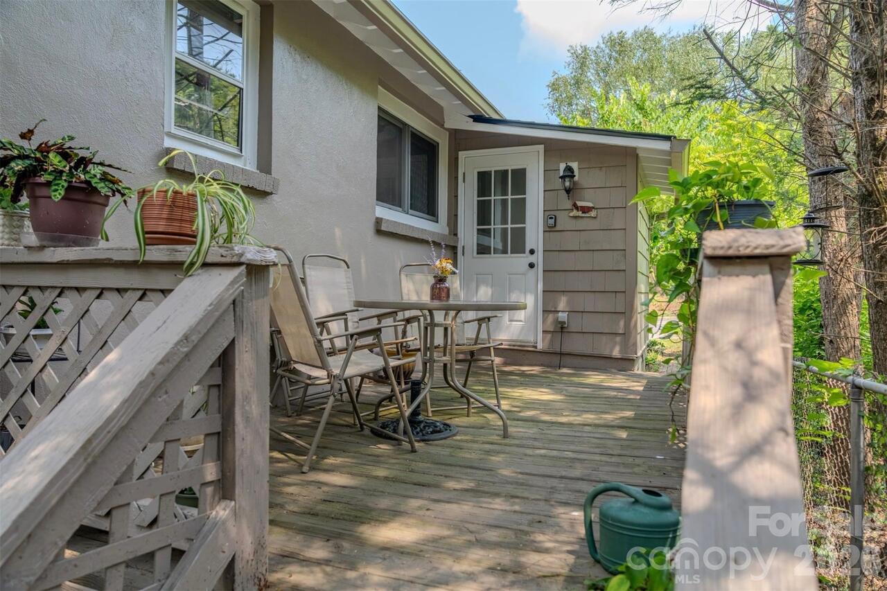 Listing Photo 10