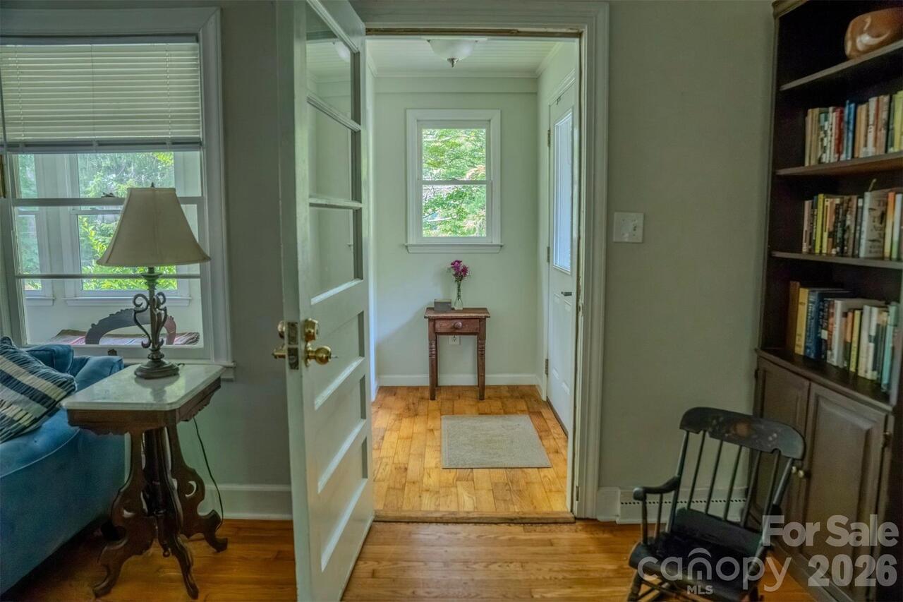 Listing Photo 11
