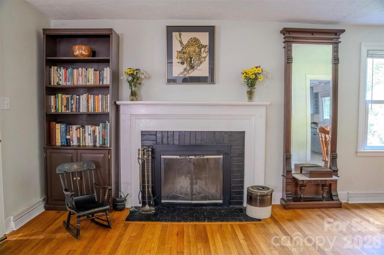 Listing Photo 12