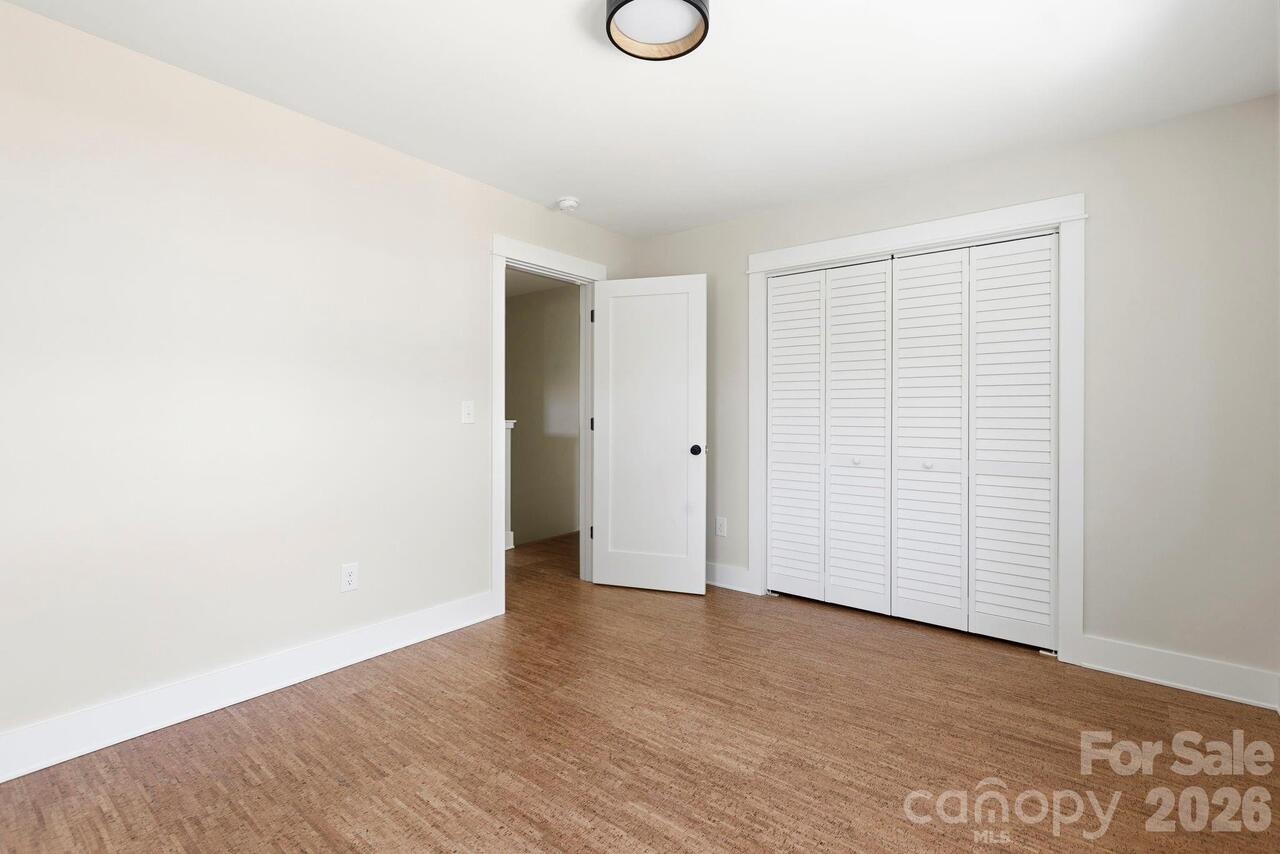 Listing Photo 14
