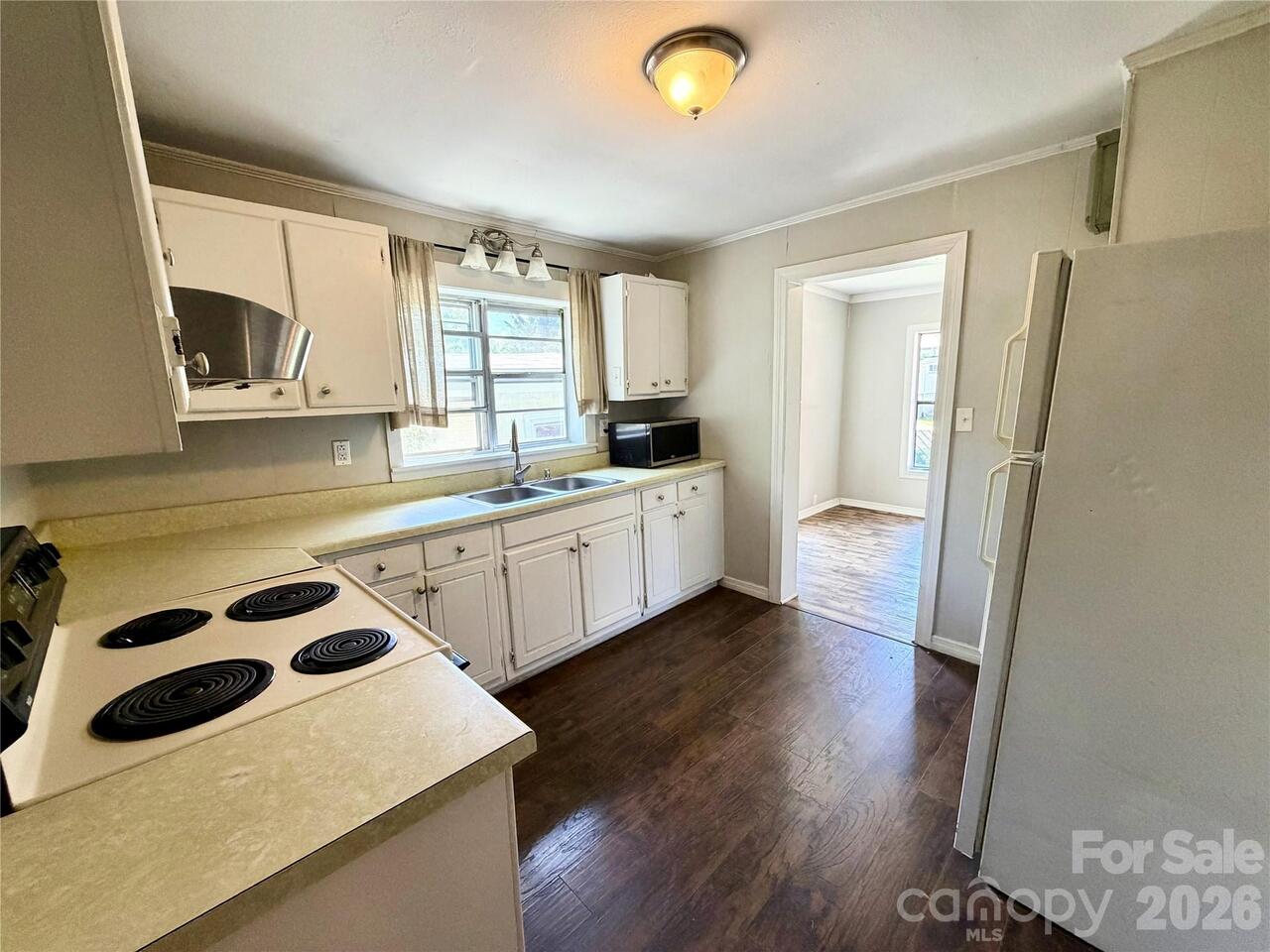 Listing Photo 9