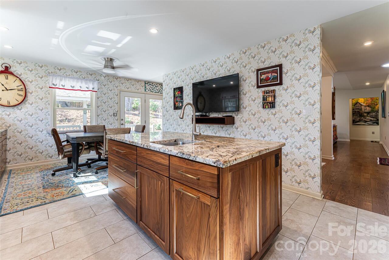 Listing Photo 16