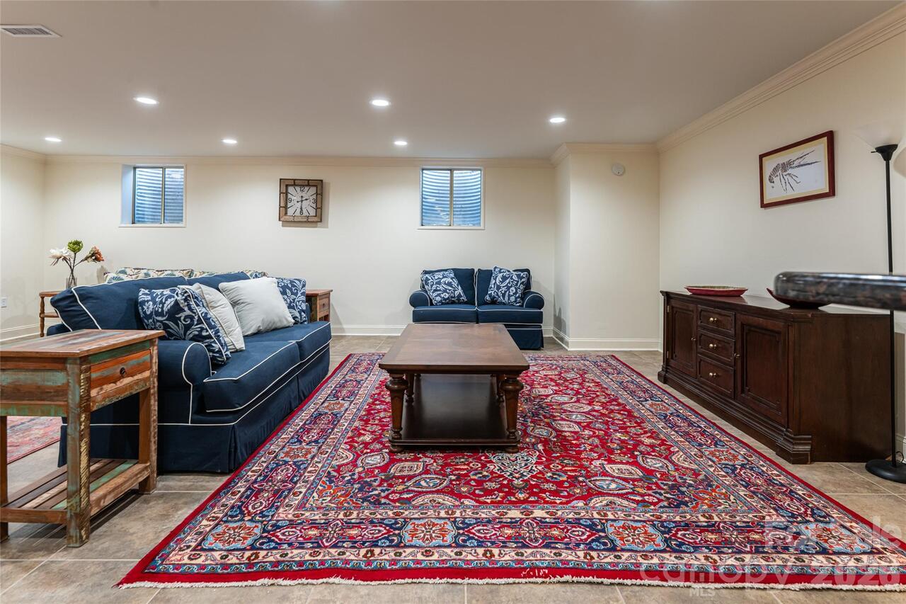 Listing Photo 32