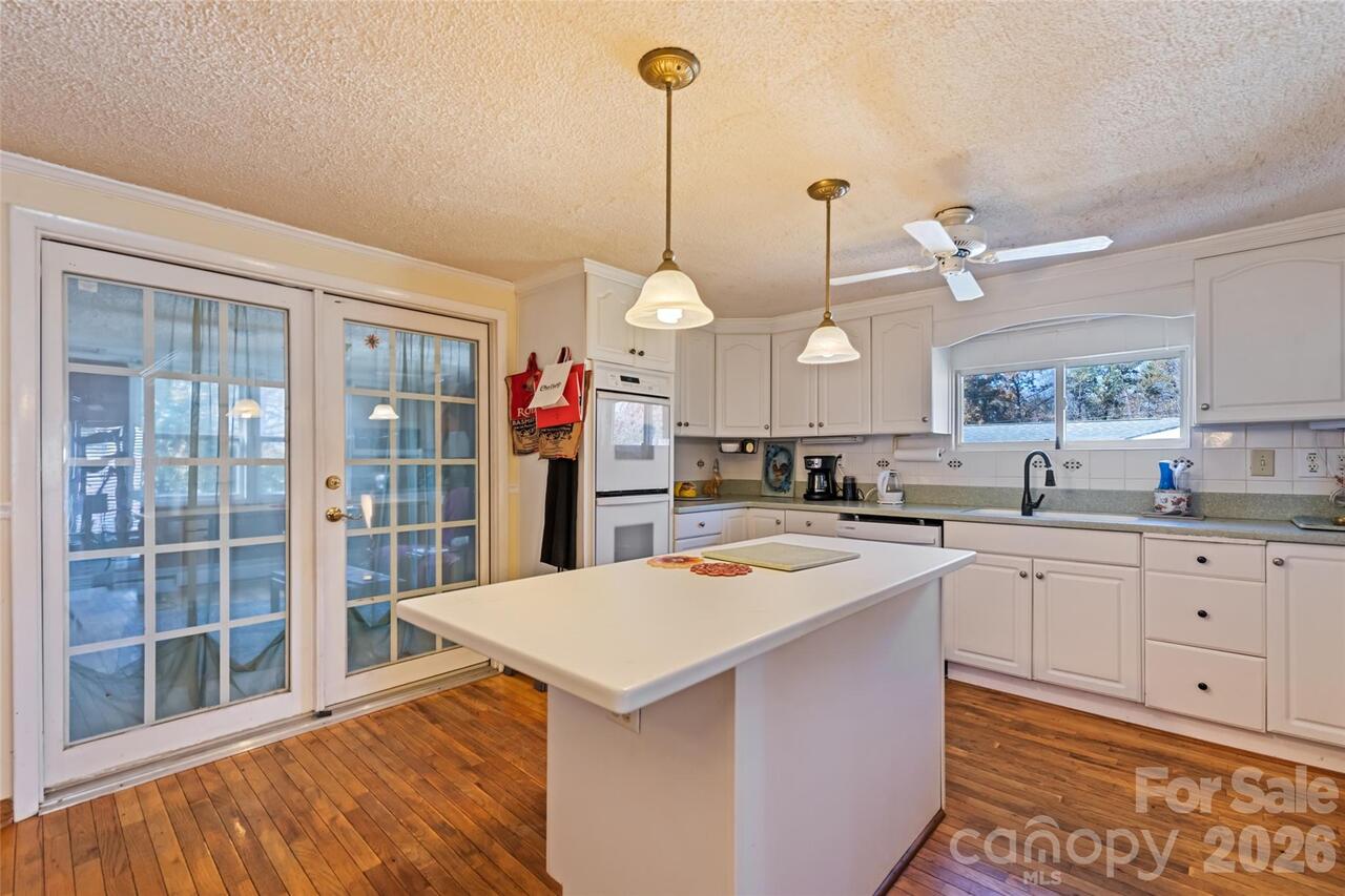 Listing Photo 9