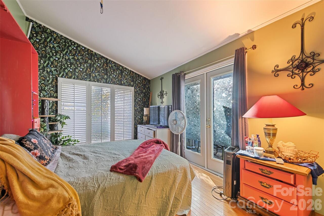 Listing Photo 17
