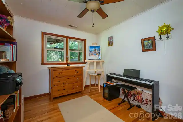 Listing Photo 17