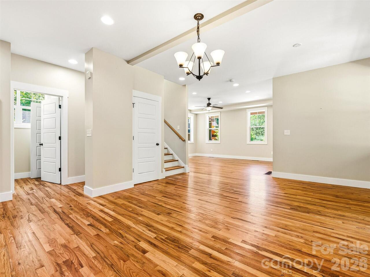 Listing Photo 14