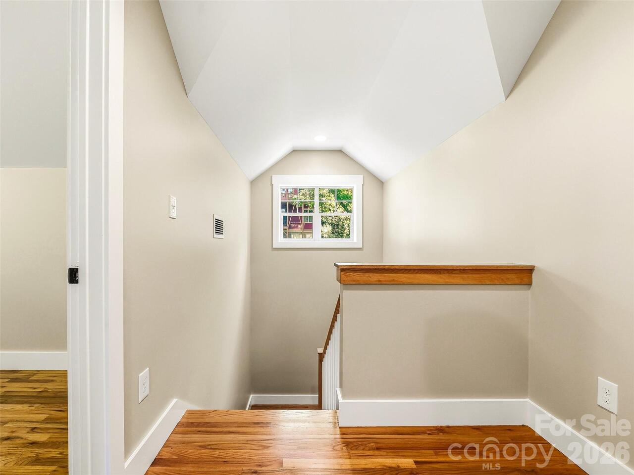 Listing Photo 32