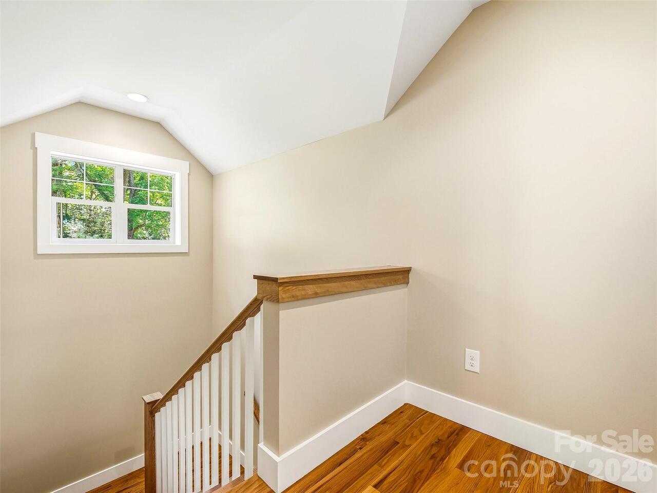 Listing Photo 33