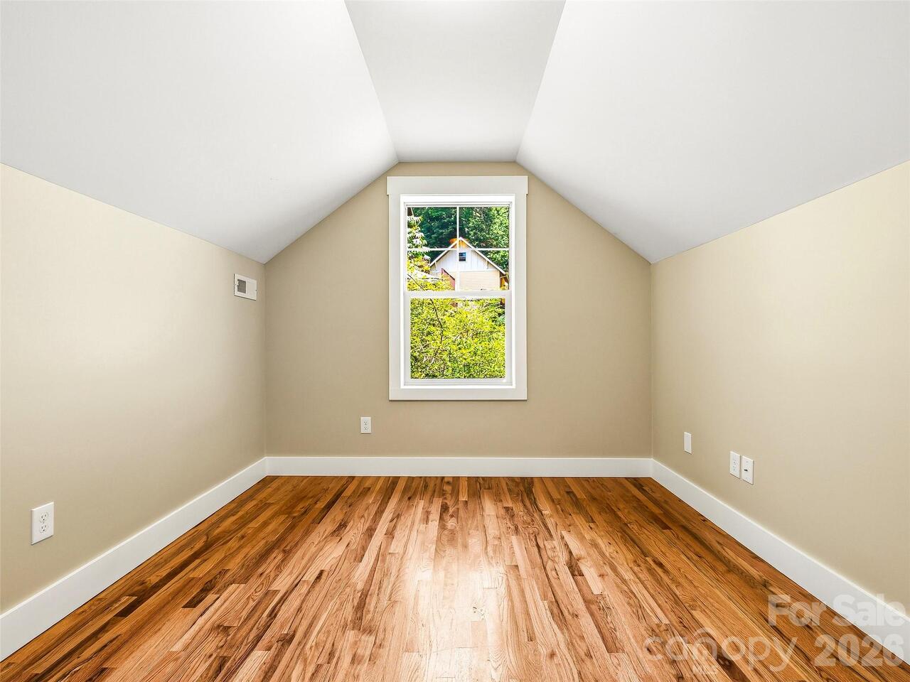 Listing Photo 34
