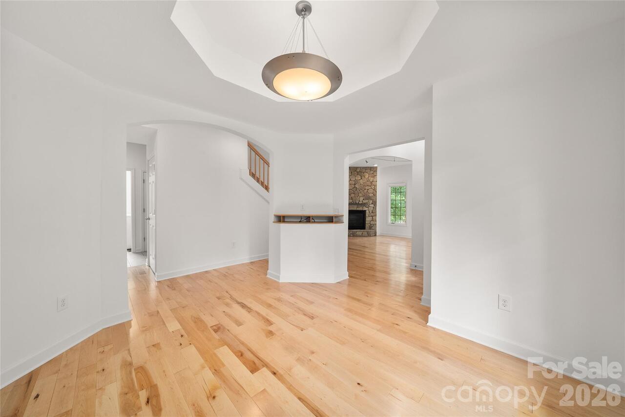 Listing Photo 14