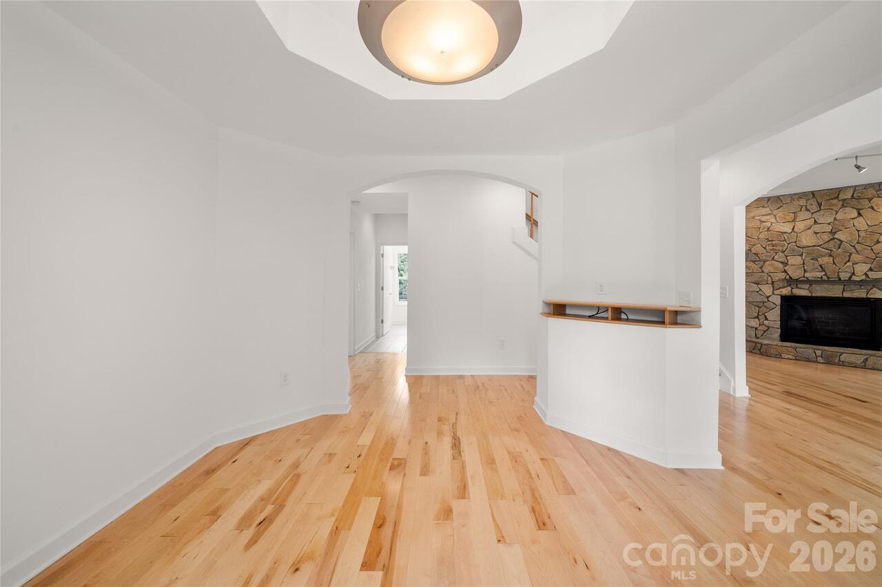 Listing Photo 16