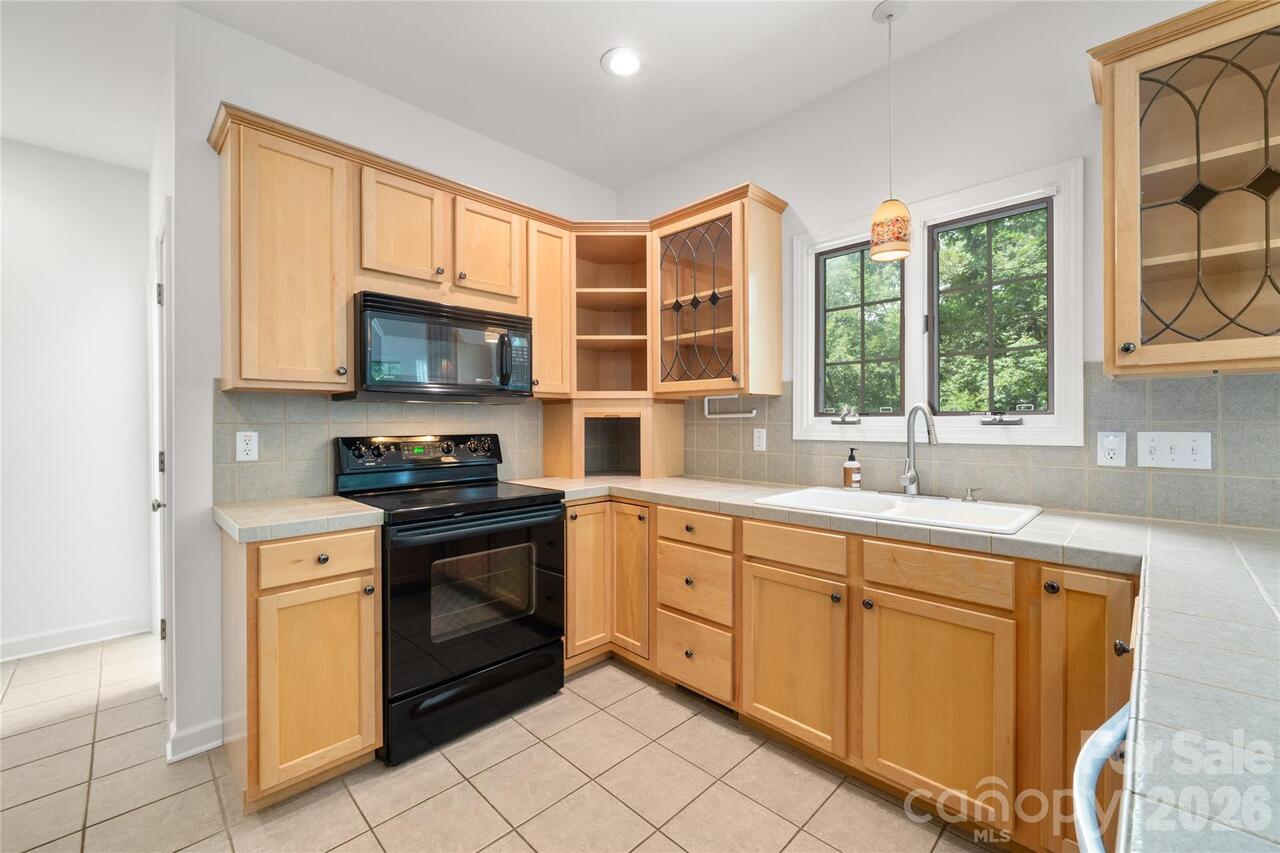 Listing Photo 18