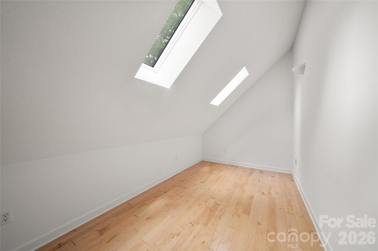 Listing Photo 32