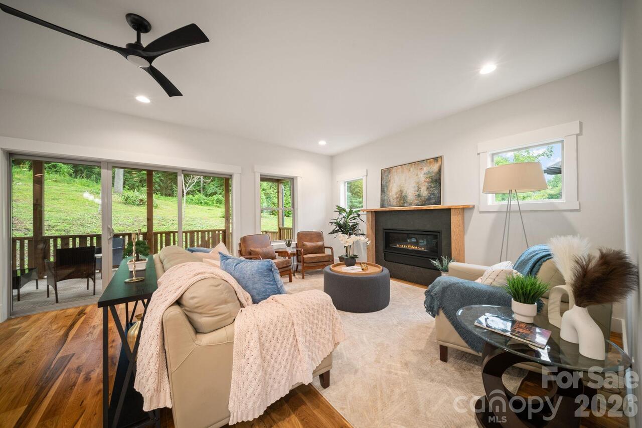 Listing Photo 14