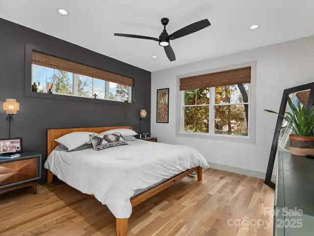 Listing Photo 10