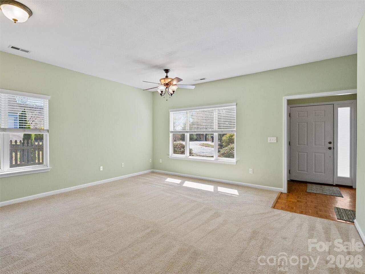 Listing Photo 8