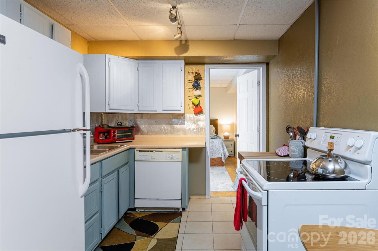 Listing Photo 8