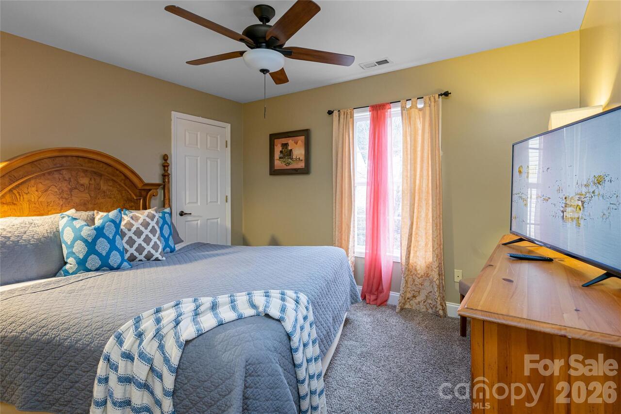 Listing Photo 28