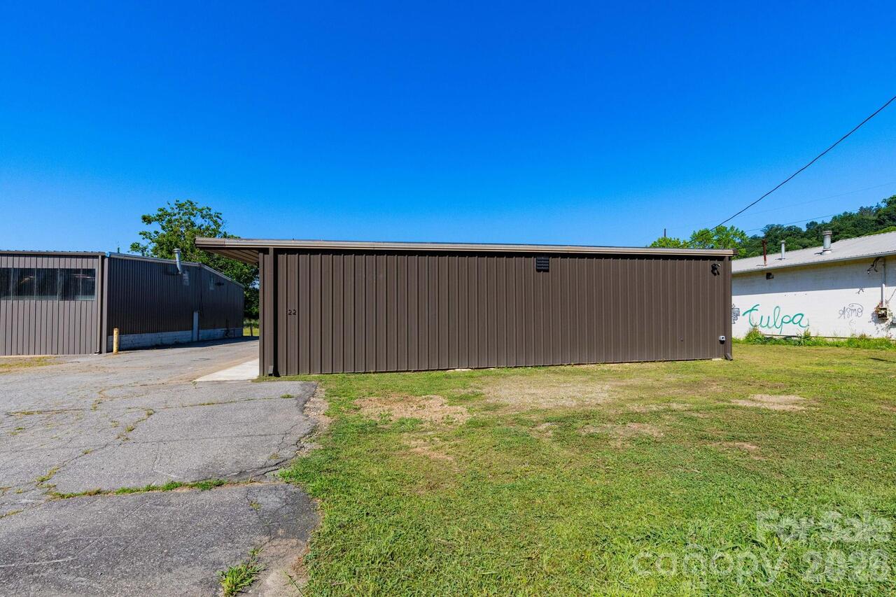 Listing Photo 11