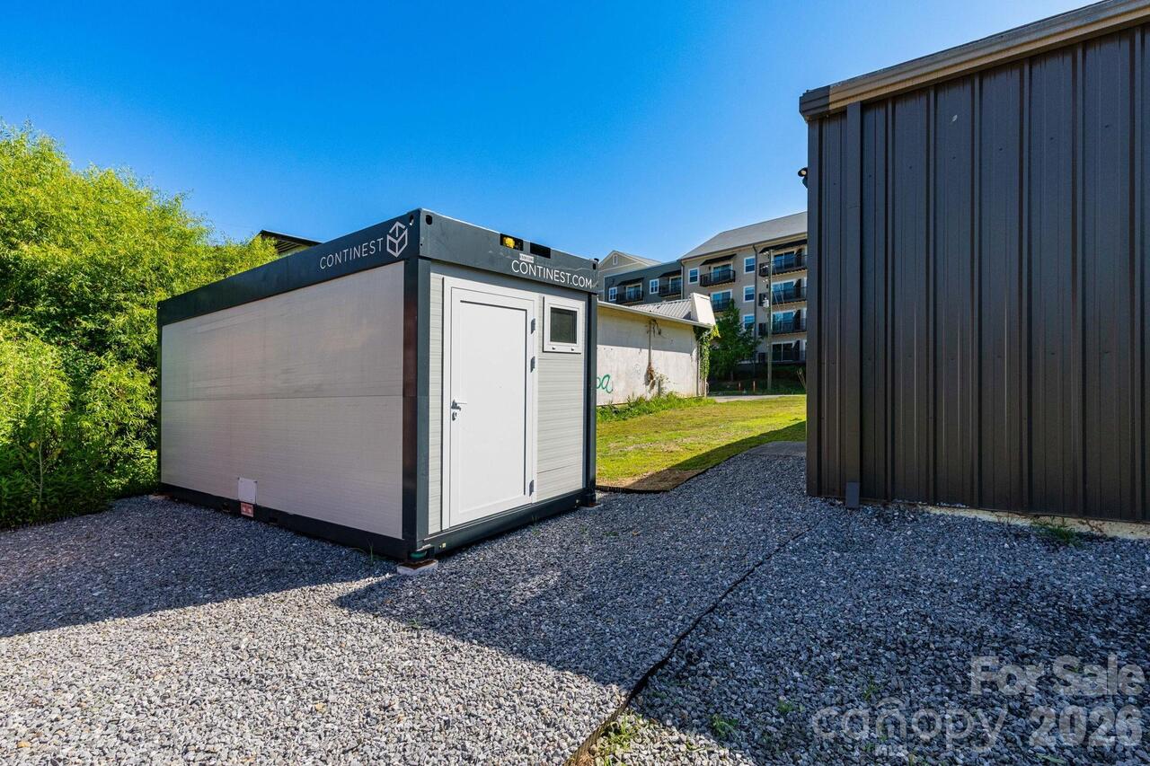 Listing Photo 16
