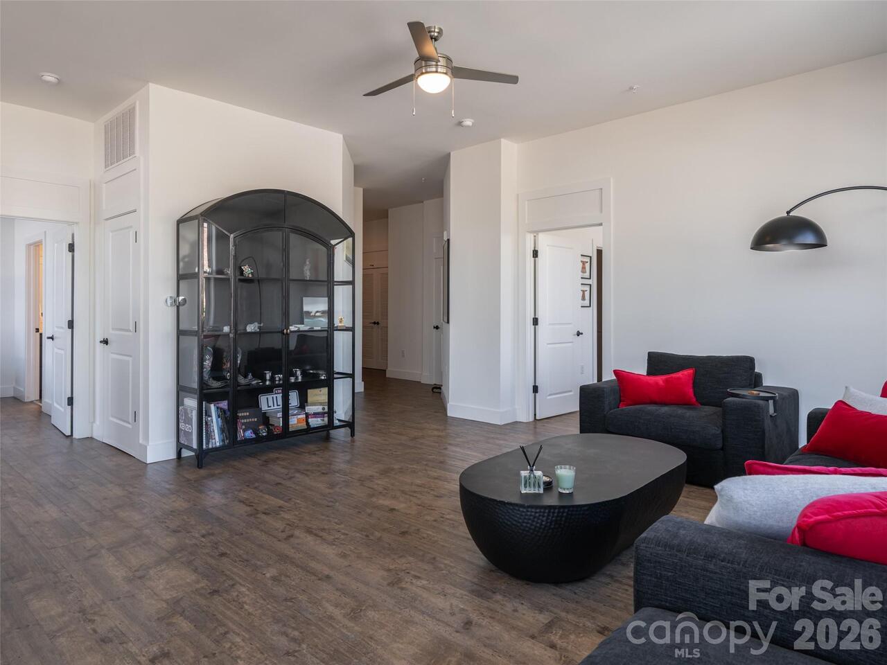 Listing Photo 12