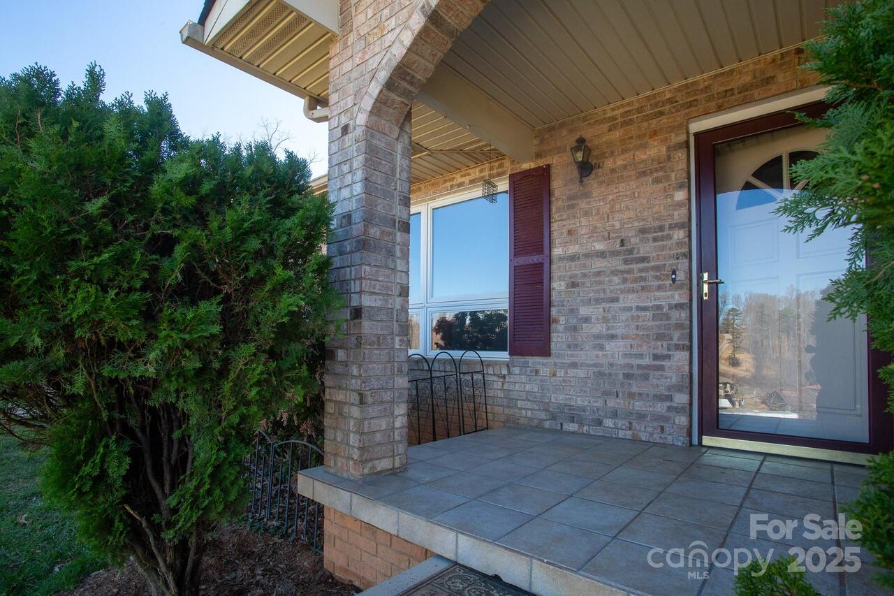 Listing Photo 9