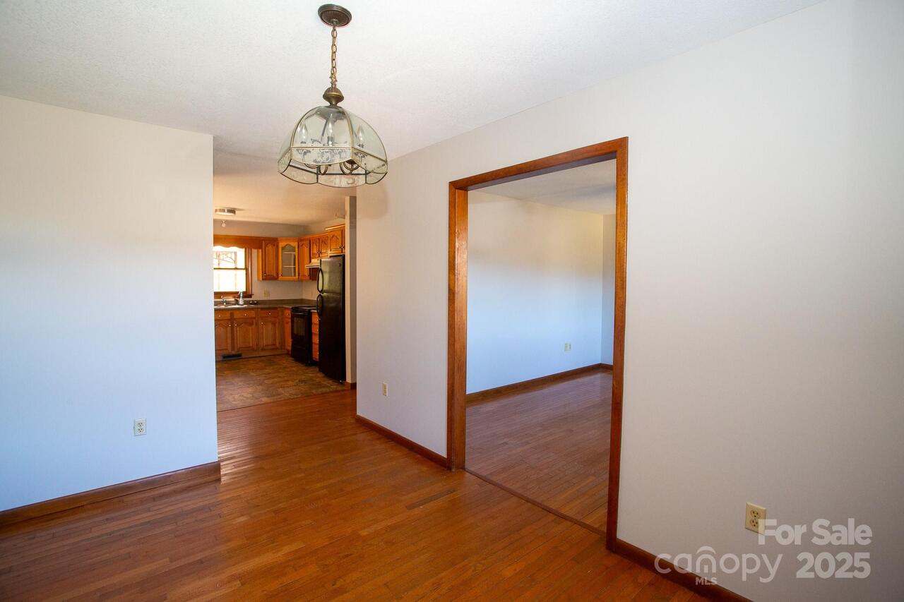 Listing Photo 10