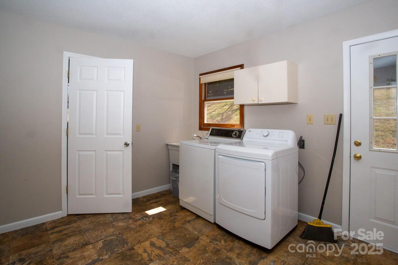 Listing Photo 14