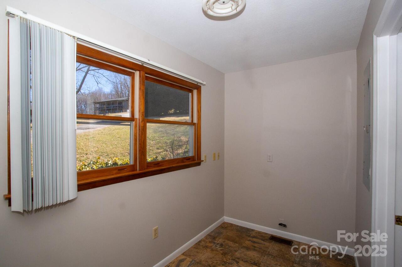 Listing Photo 15