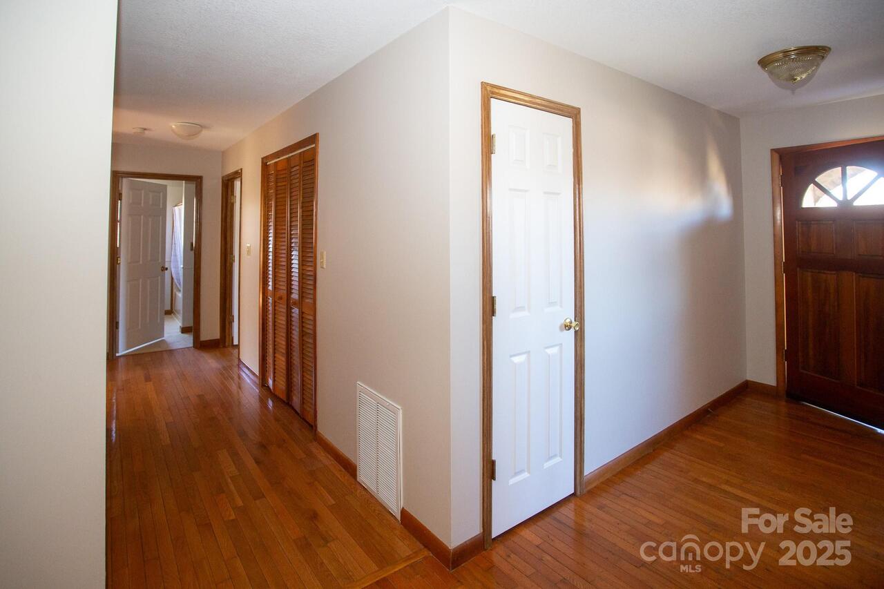 Listing Photo 18