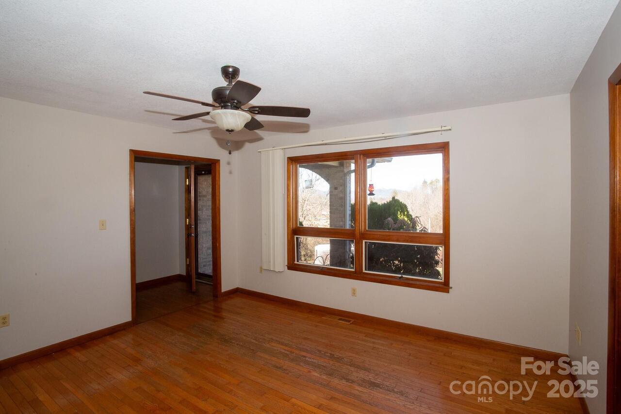 Listing Photo 27