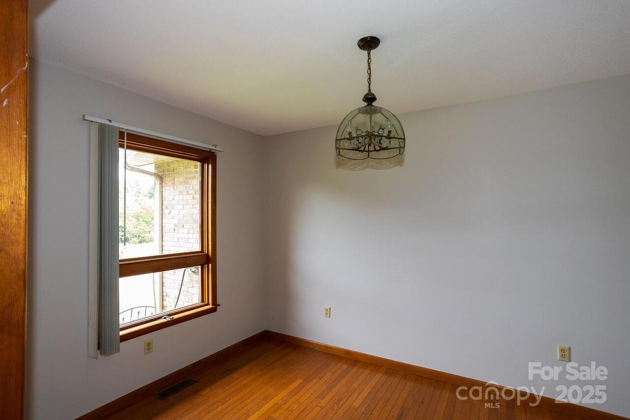 Listing Photo 32