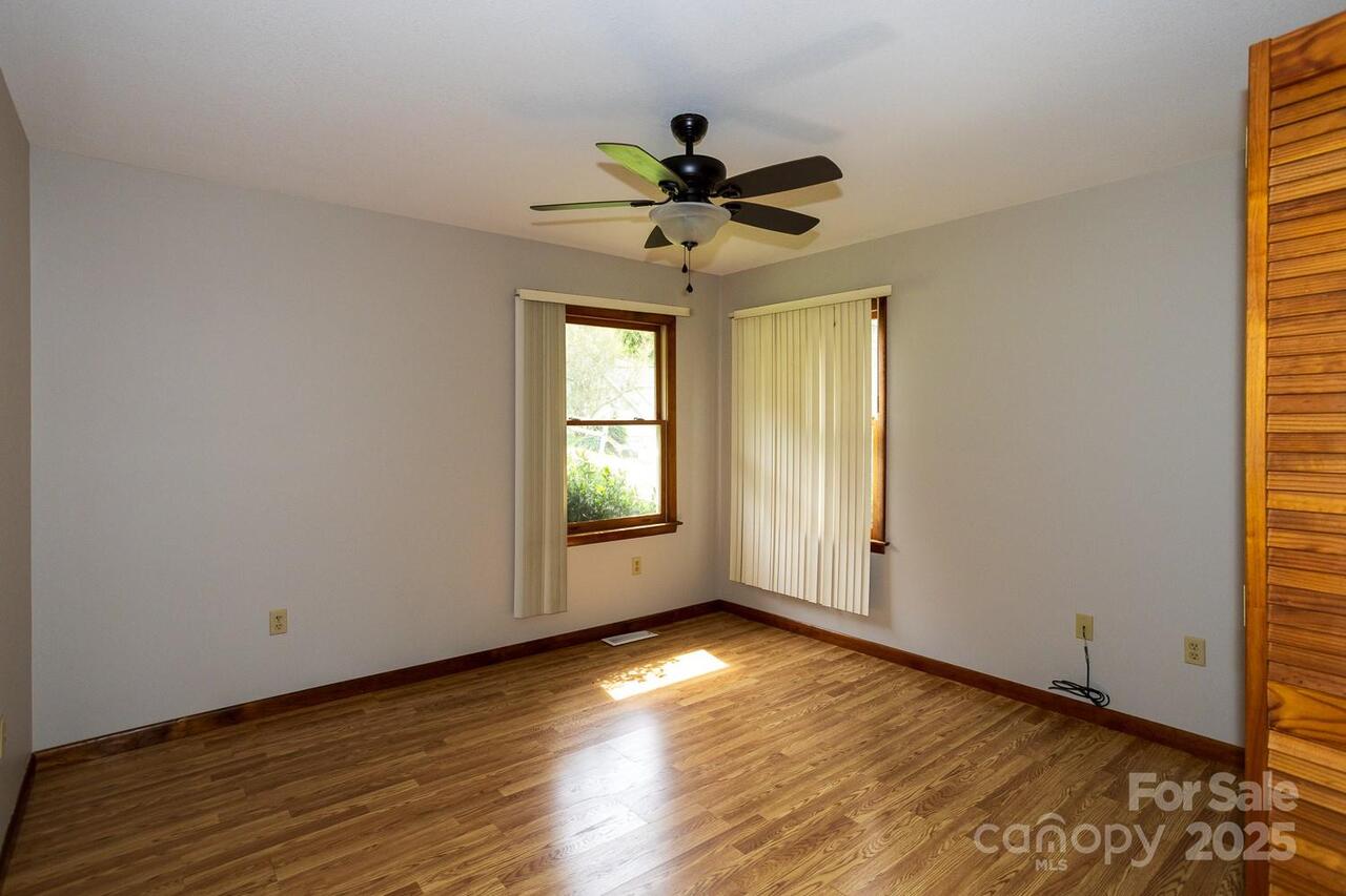 Listing Photo 33